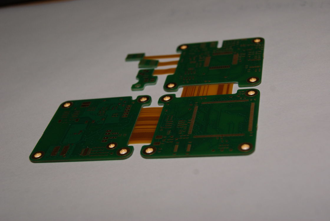 สี่ชั้น แผ่นวงจรพิมพ์แบบแน่นยืดหยุ่น SMD BGA DIP Components 1-8 ความยืดหยุ่น