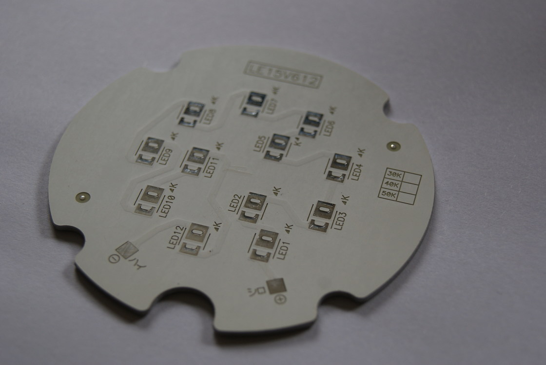 PCB IMS พื้นผิว OSP คุณภาพสูง พร้อมความทนทานต่อแรงดึงดีเยี่ยม และความหนา PCB 0.6-6.0 มม.