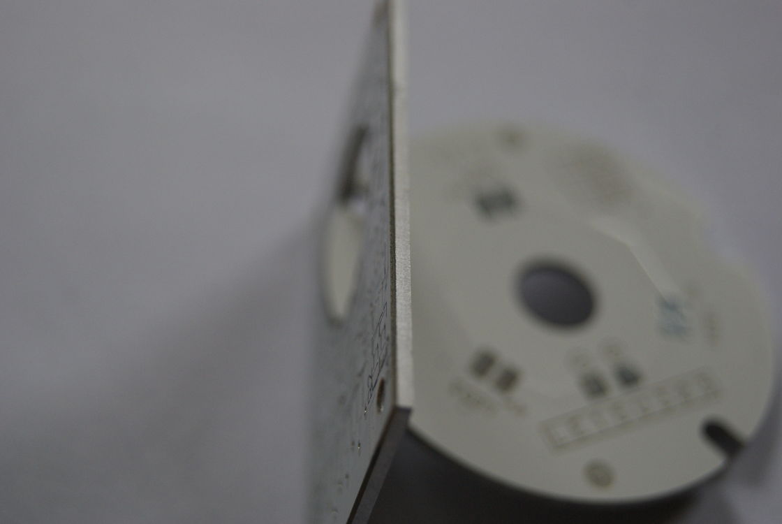 PCB ความหนา 0.6-6.0MM ความสามารถในการนําความร้อน 1.0w ความสามารถในการนําความร้อนสูง PCB โลหะสําหรับการถ่ายทอดความร้อนที่มีประสิทธิภาพ