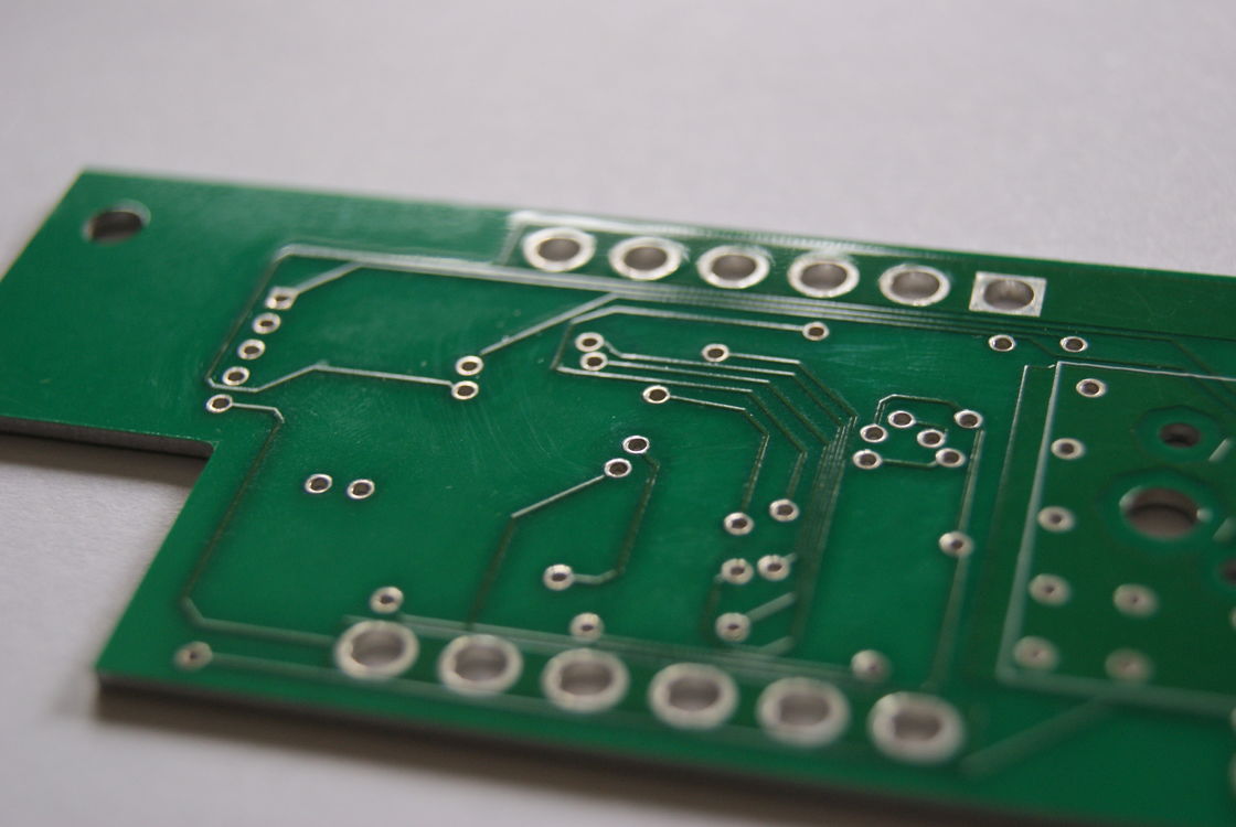 0.5/1/2/3/5/8 W ความสามารถในการนําความร้อน IMS PCB ด้วยสีขาวและ ISO 9001 2015 การรับรอง