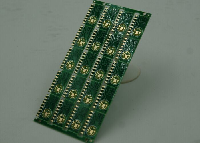 PCB สองด้านกับการบําบัดพื้นผิวทองท่วม สีขาว / สีดํา สีไหม 1.6 มม 0.075 มม มิน Hole Dia