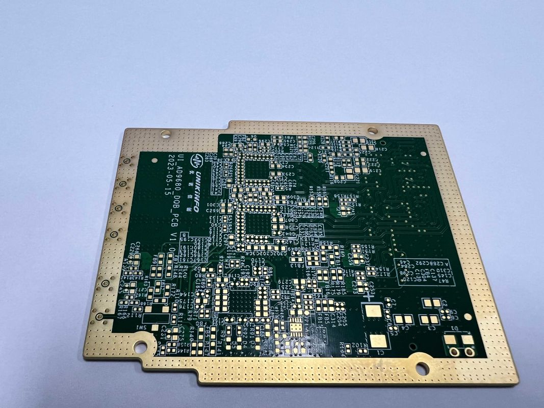 บอร์ด PCB HDI ความแม่นยําสูงที่มีความผิดของชั้น /- 0.06 4L นาที Bga Pitch 0.3mm