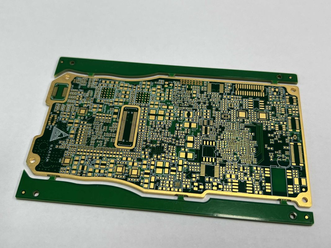 บอร์ด PCB ความเร็วสูงที่มีขนาดรูขั้นต่ําเพียง 0.15 มม