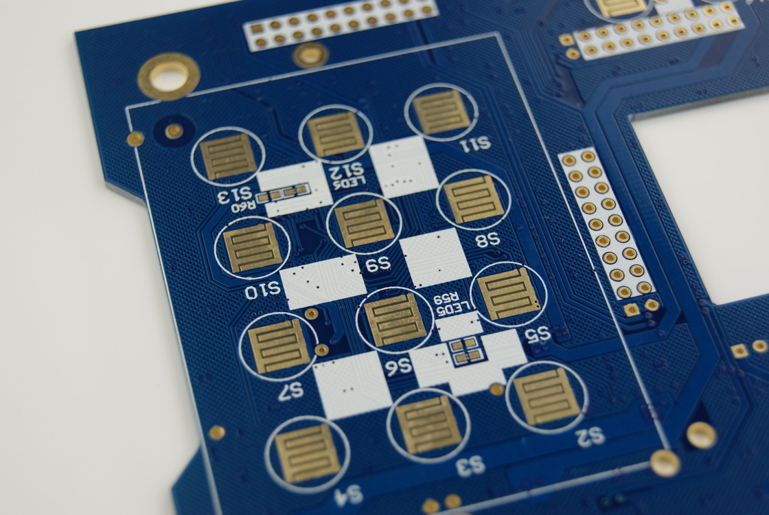 มาตรฐาน IPC-A-610 D PCB หลายชั้นสำหรับการทำงานในสีเขียวของหน้ากากบัดกรี